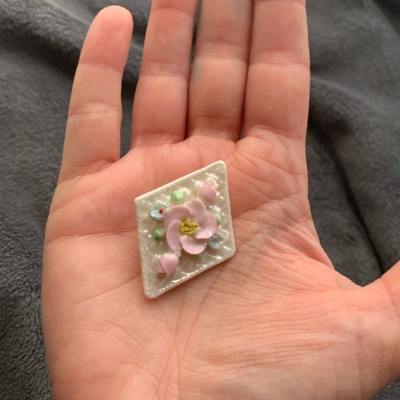 Vintage Porcelain Brooch - Picture 2 of 2